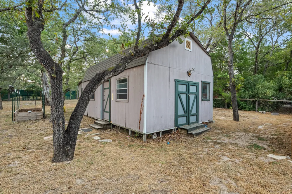 182 Elm Wood Drive Elgin, TX 78621