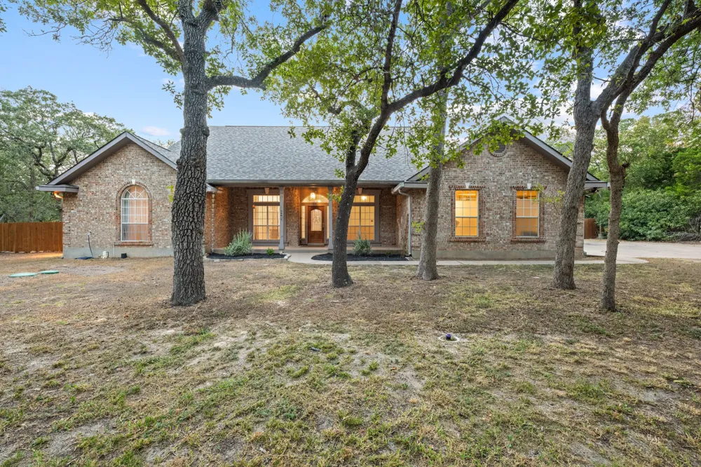 182 Elm Wood Drive Elgin, TX 78621