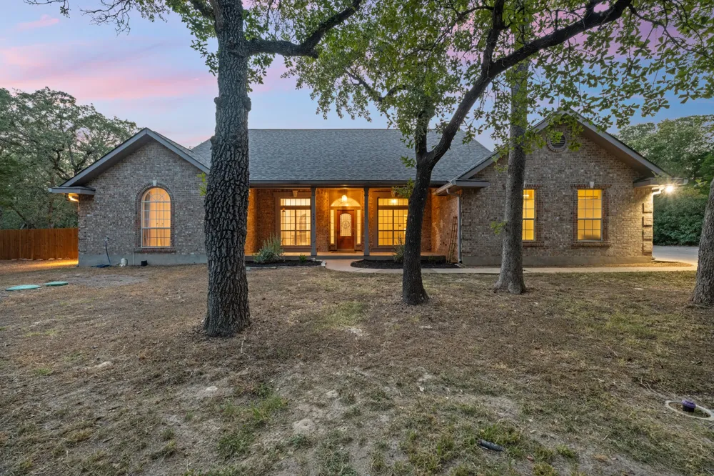 182 Elm Wood Drive Elgin, TX 78621