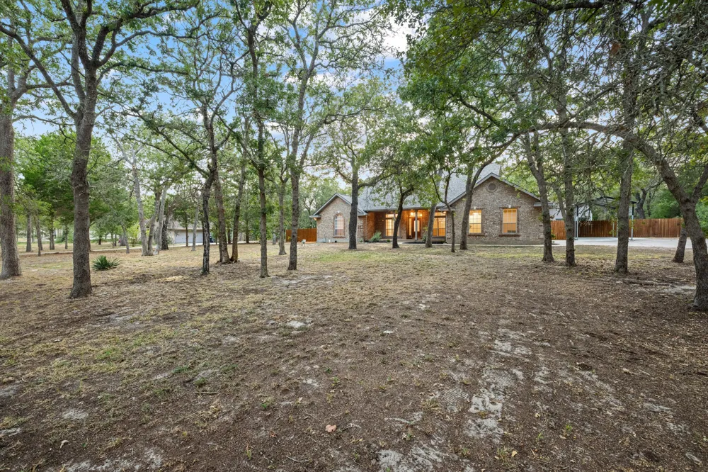 182 Elm Wood Drive Elgin, TX 78621