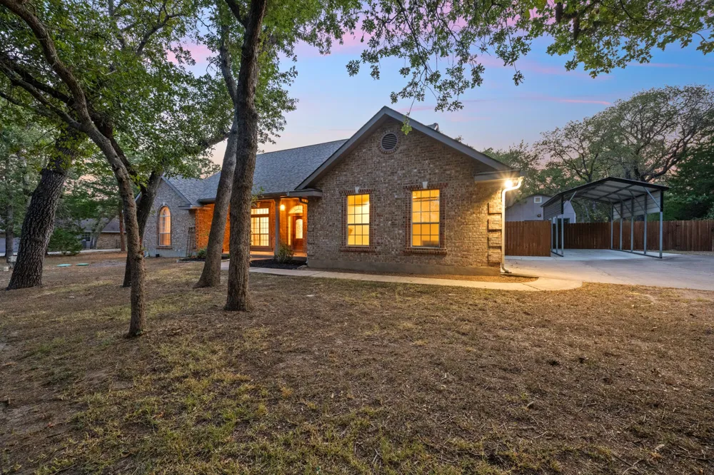 182 Elm Wood Drive Elgin, TX 78621