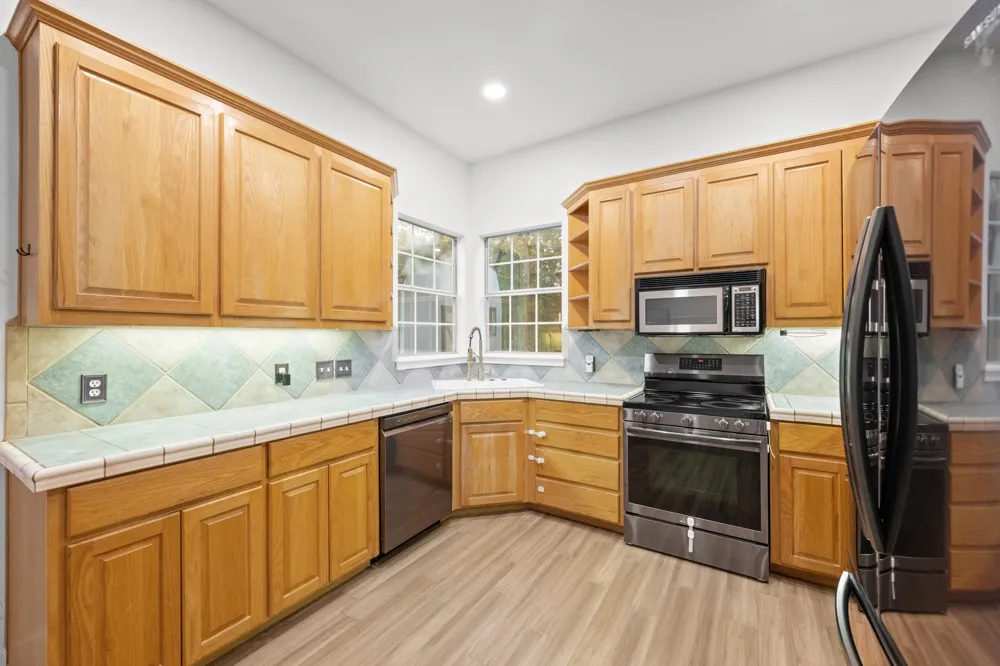 182 Elm Wood Drive Elgin, TX 78621