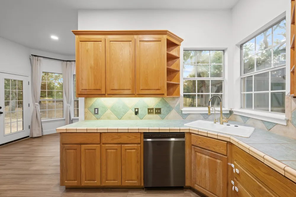 182 Elm Wood Drive Elgin, TX 78621