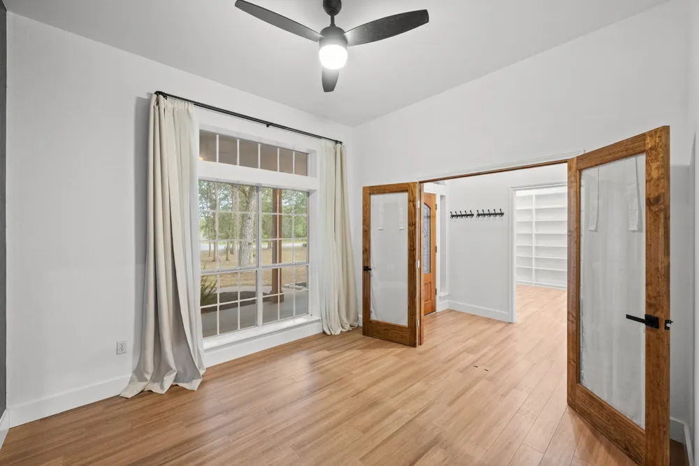 182 Elm Wood Drive Elgin, TX 78621