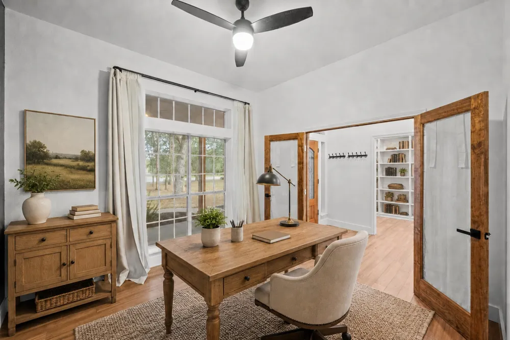 182 Elm Wood Drive Elgin, TX 78621