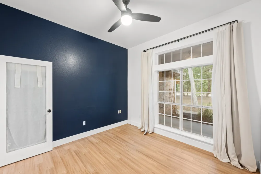 182 Elm Wood Drive Elgin, TX 78621