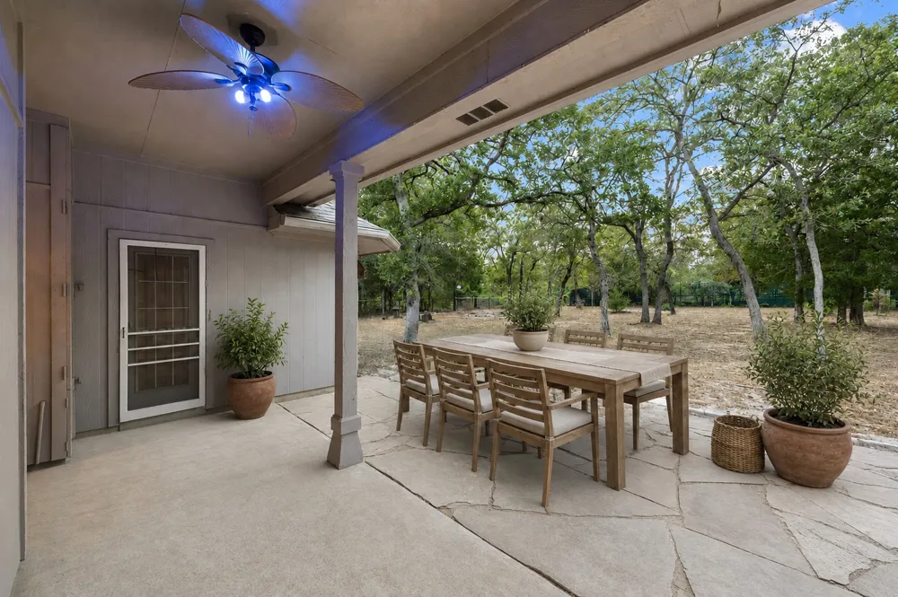 182 Elm Wood Drive Elgin, TX 78621