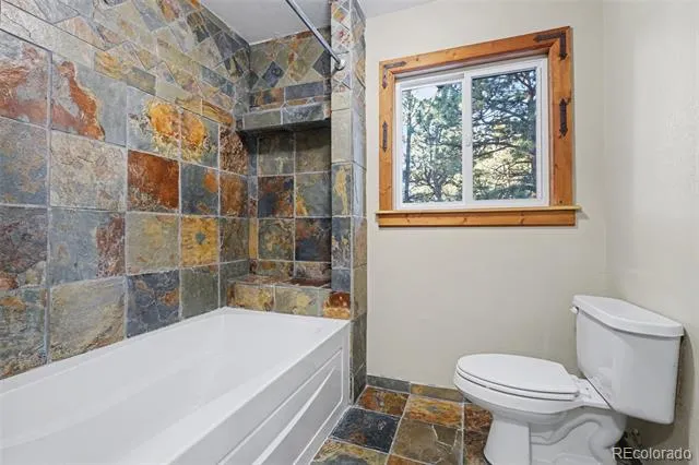 3375 Pinehurst Circle Colorado Springs, CO 80908