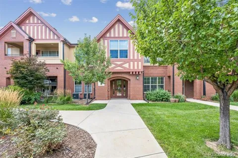 1379 Charles Drive #D5