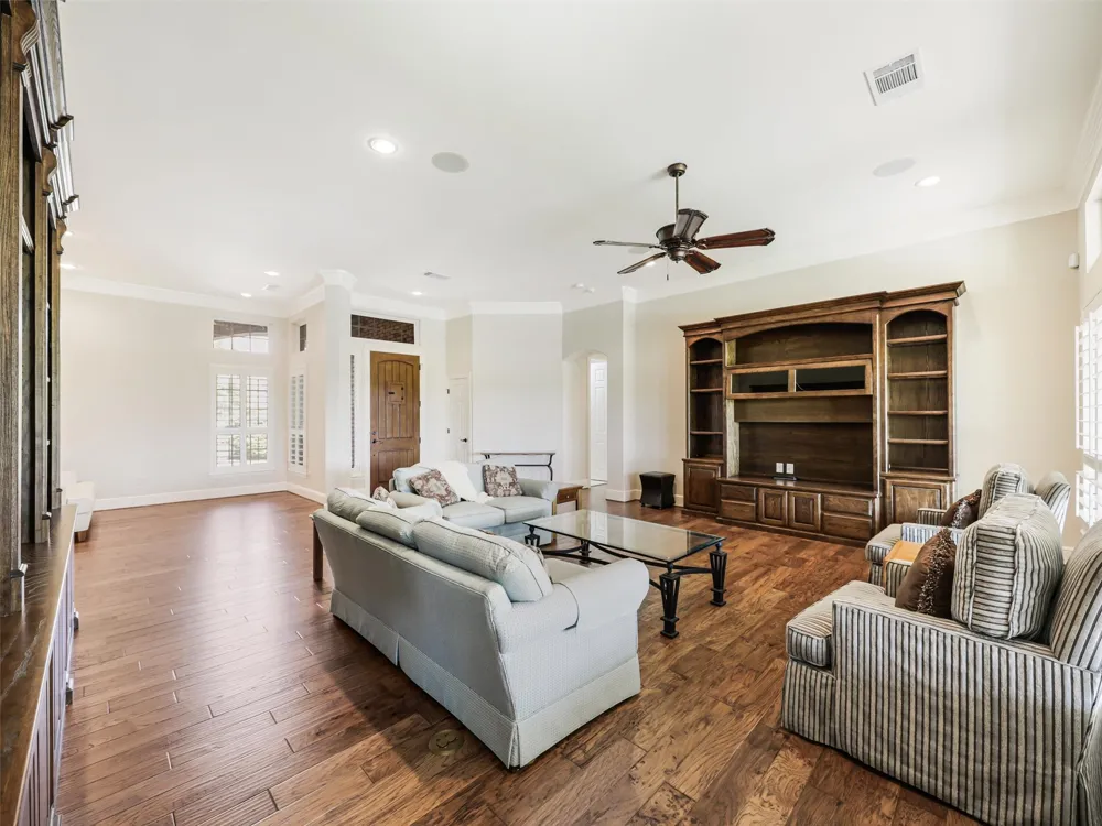 9813 Cypress Street Denton, TX 76207