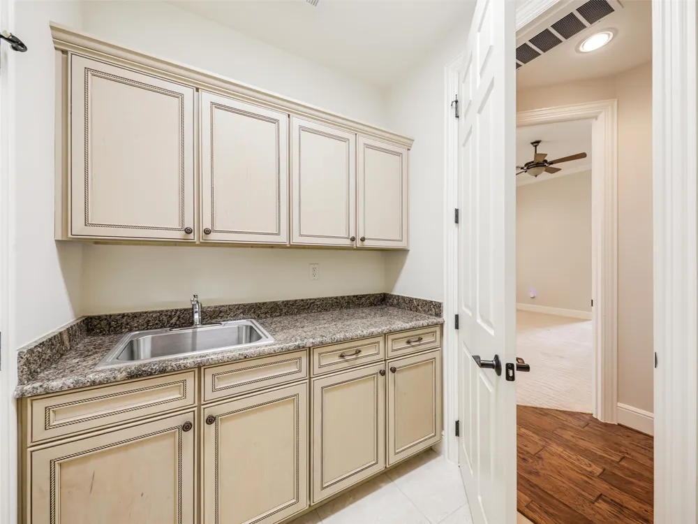 9813 Cypress Street Denton, TX 76207