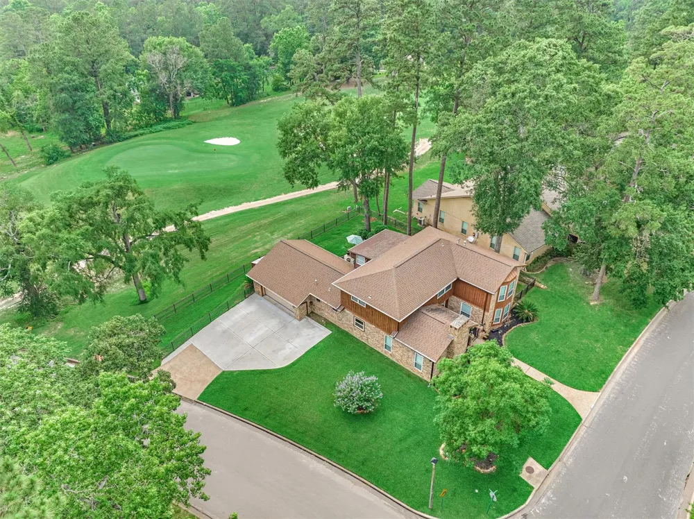 660 Hillcrest Drive Huntsville, TX 77340