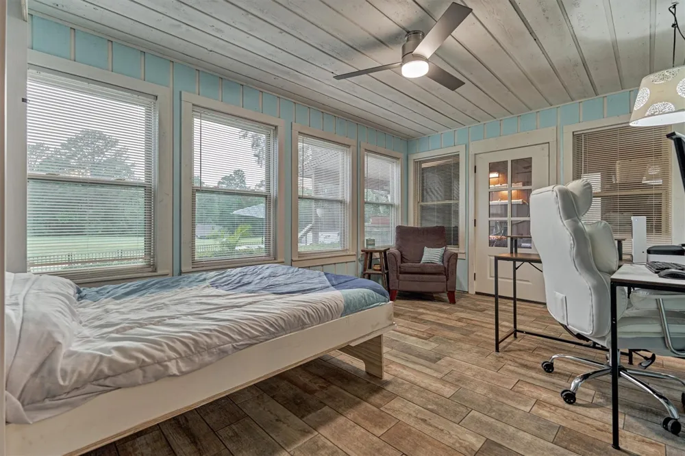 660 Hillcrest Drive Huntsville, TX 77340