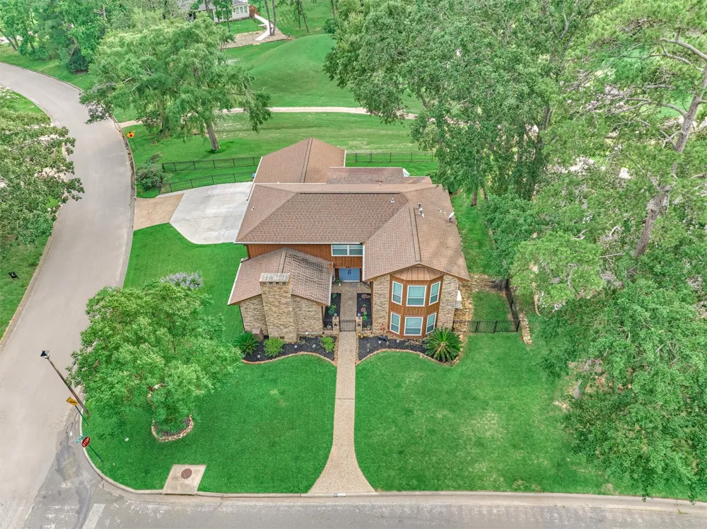 660 Hillcrest Drive Huntsville, TX 77340