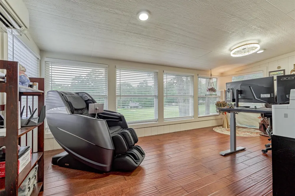 660 Hillcrest Drive Huntsville, TX 77340