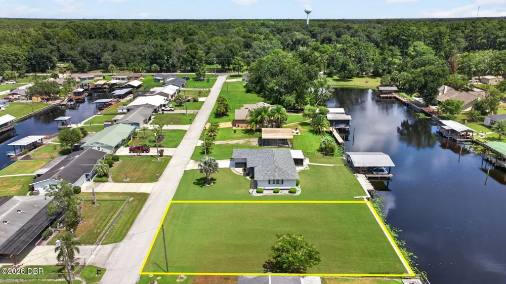 1613 Juno Trail Astor, FL 32102