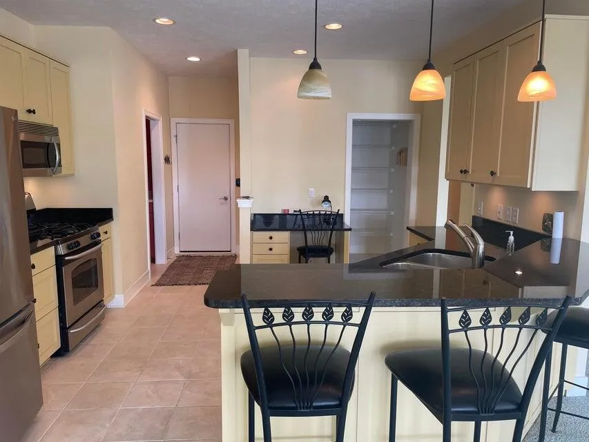 6852 Westshire Drive Norton Shores, MI 49444