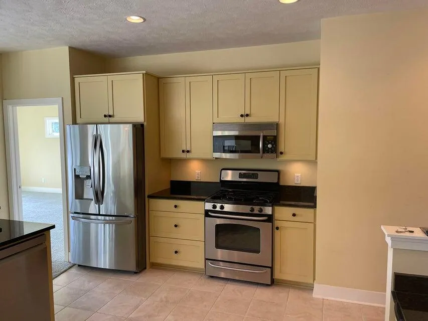 6852 Westshire Drive Norton Shores, MI 49444