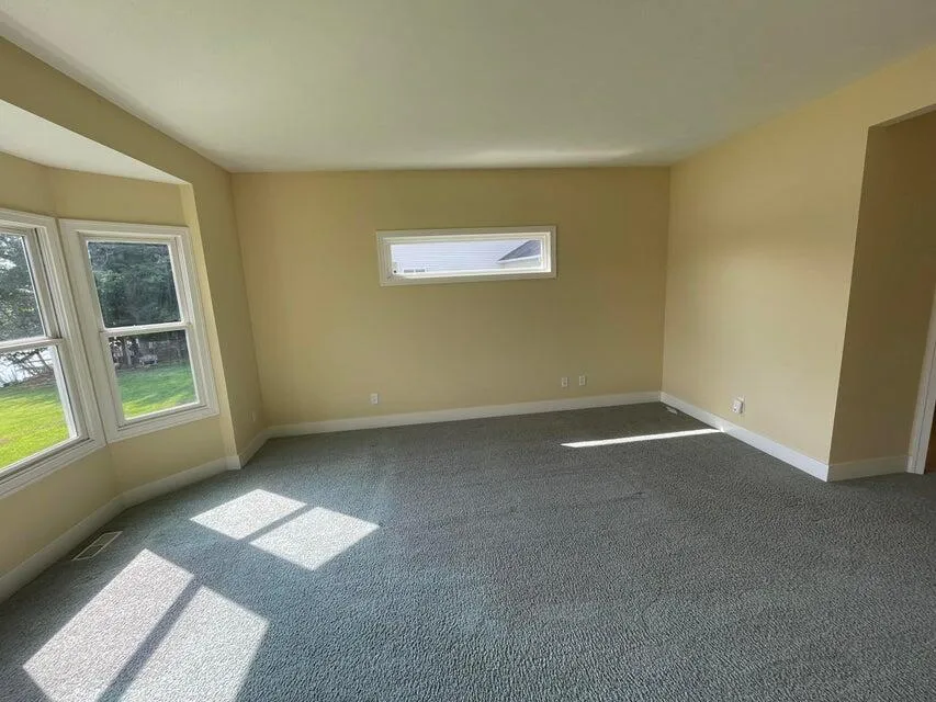 6852 Westshire Drive Norton Shores, MI 49444