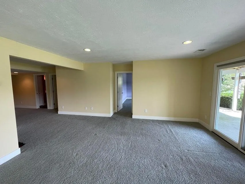 6852 Westshire Drive Norton Shores, MI 49444