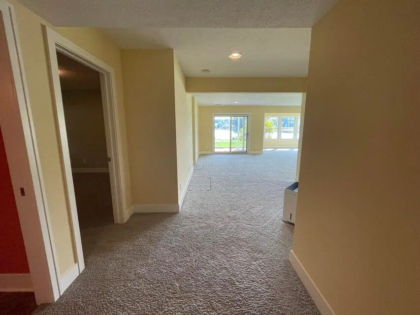 6852 Westshire Drive Norton Shores, MI 49444
