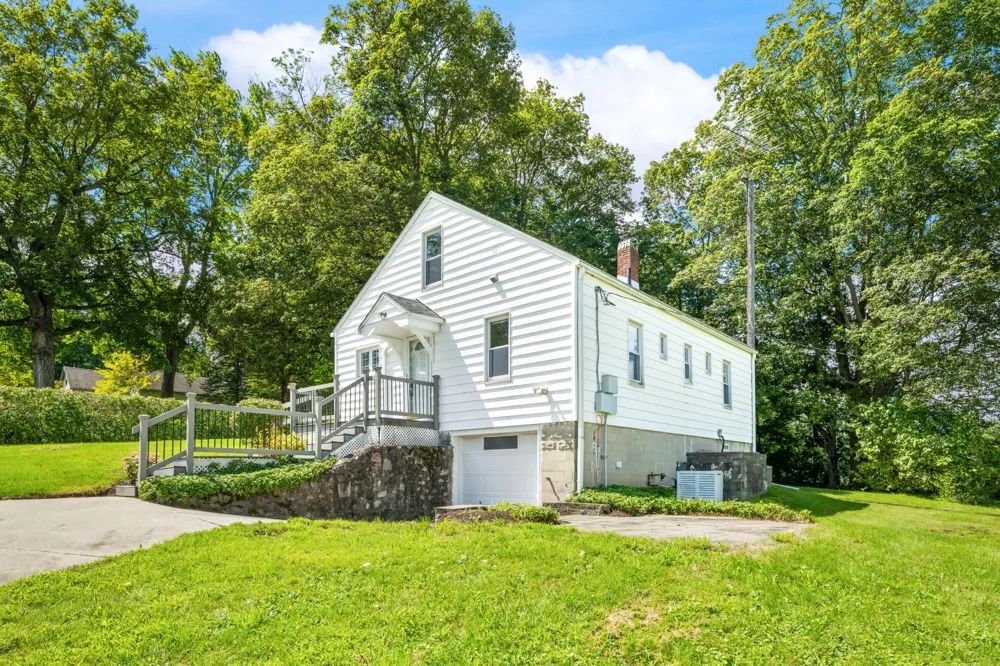 1815 E Glendora Road Buchanan, MI 49107