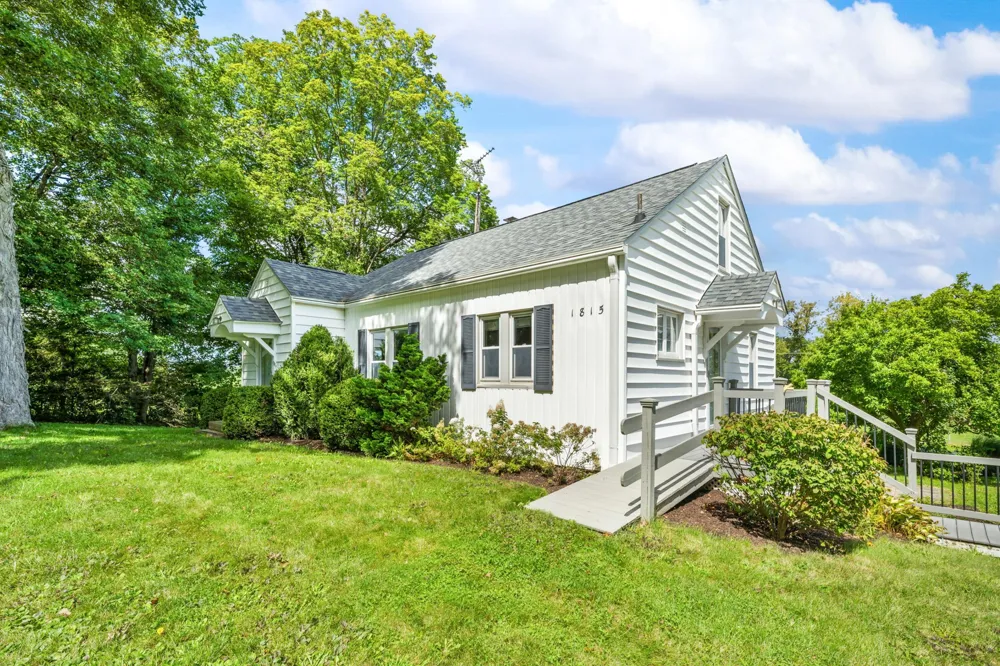 1815 E Glendora Road Buchanan, MI 49107