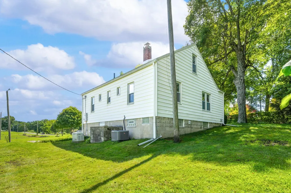 1815 E Glendora Road Buchanan, MI 49107