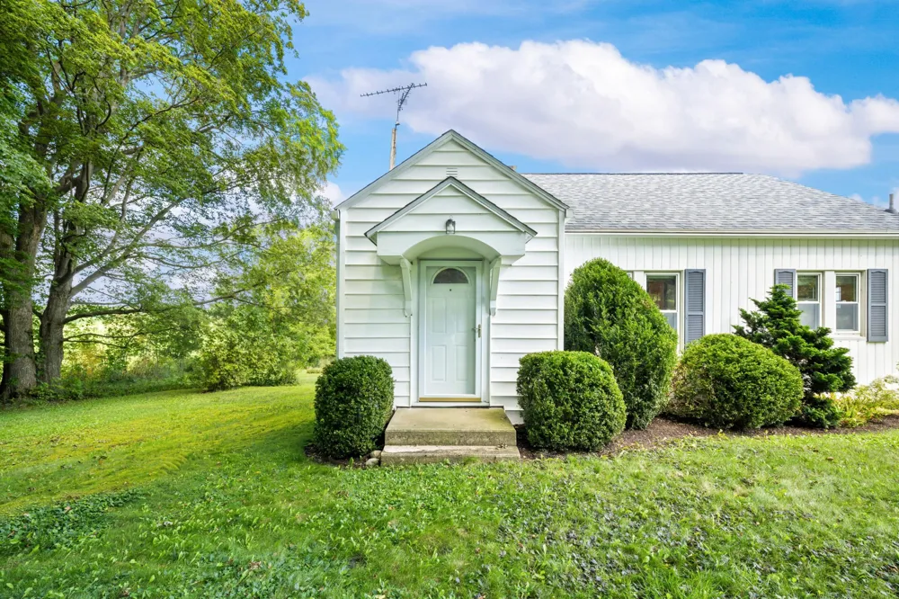 1815 E Glendora Road Buchanan, MI 49107