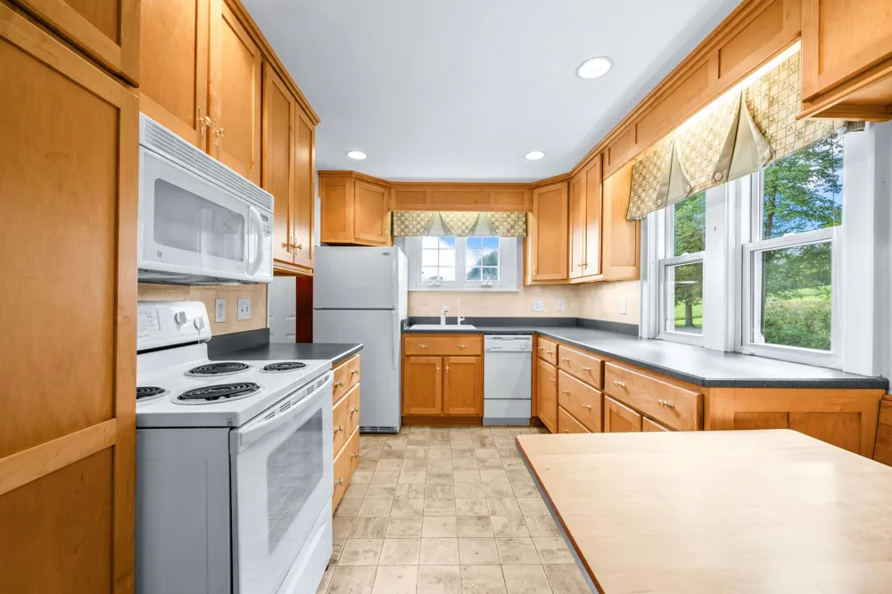 1815 E Glendora Road Buchanan, MI 49107