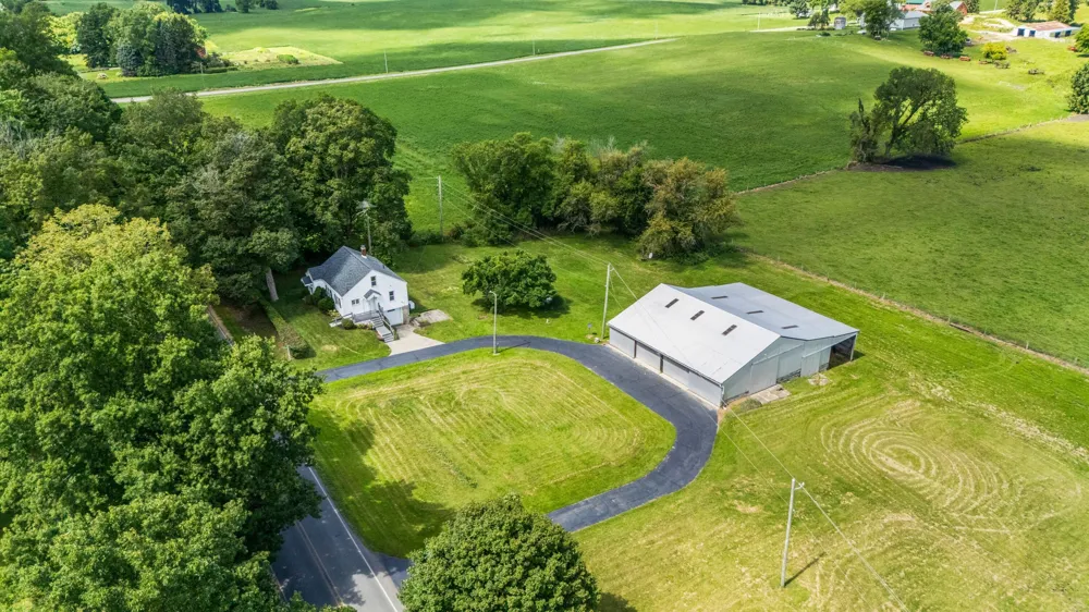 1815 E Glendora Road Buchanan, MI 49107
