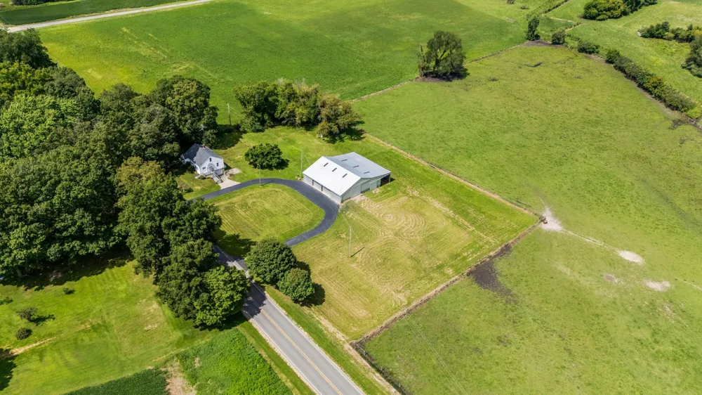 1815 E Glendora Road Buchanan, MI 49107