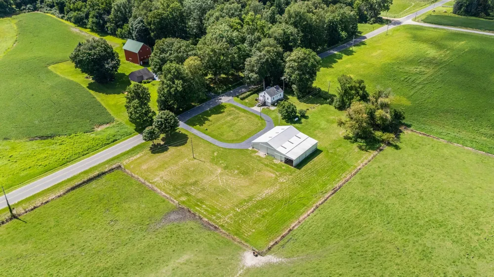 1815 E Glendora Road Buchanan, MI 49107