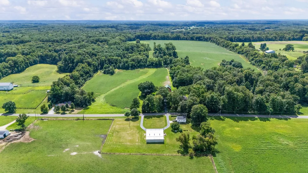 1815 E Glendora Road Buchanan, MI 49107
