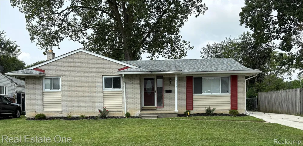 15760 Oakbrook Street Romulus City, MI 48174