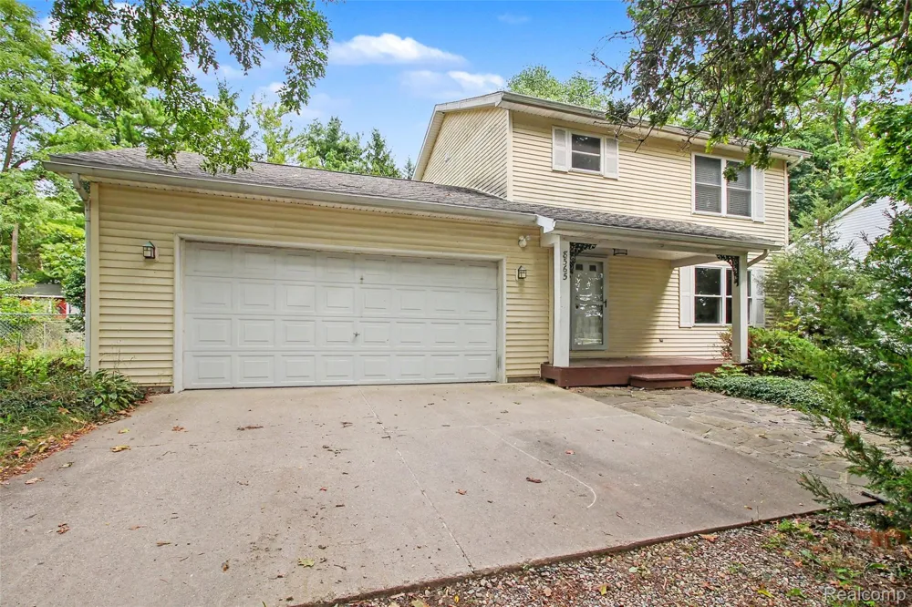 8565 Hamburg Road Hamburg Township, MI 48116