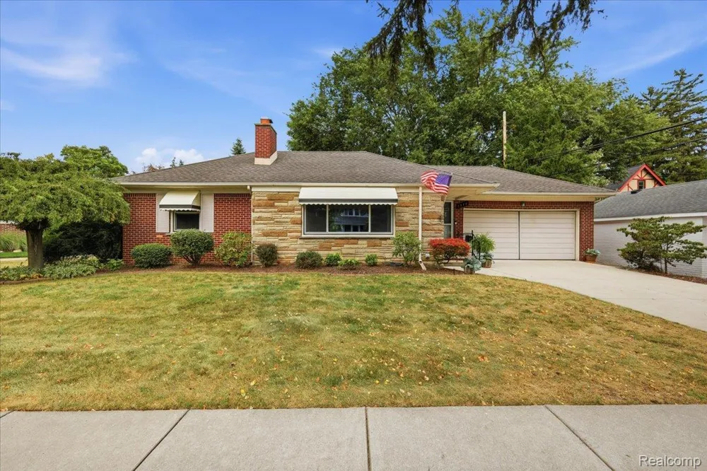 1918 Clawson Avenue Royal Oak City, MI 48073