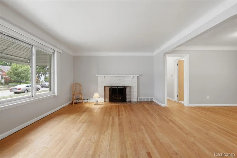 1918 Clawson Avenue Royal Oak City, MI 48073