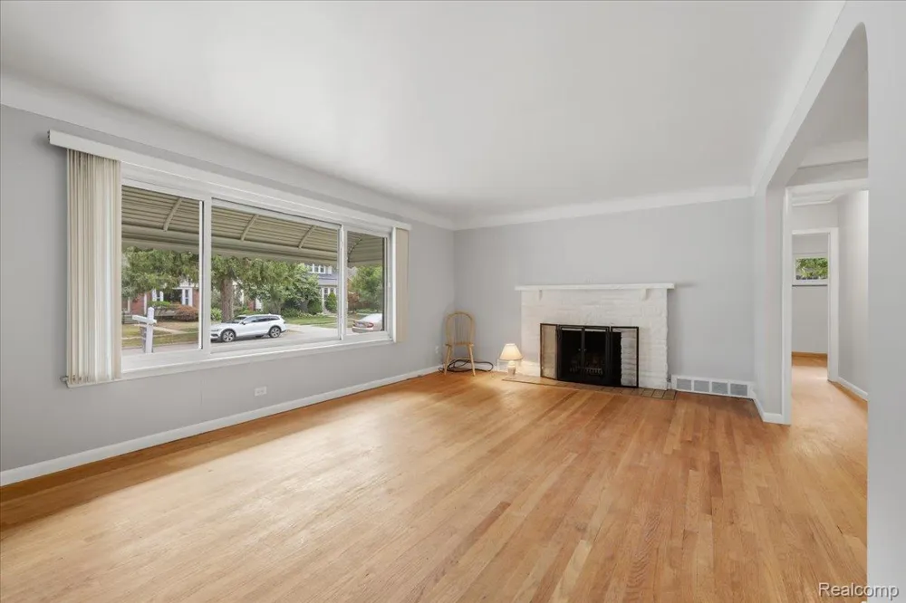 1918 Clawson Avenue Royal Oak City, MI 48073