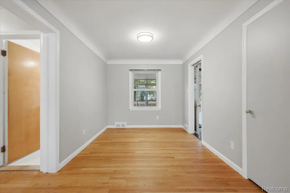 1918 Clawson Avenue Royal Oak City, MI 48073