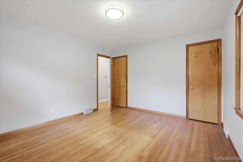 1918 Clawson Avenue Royal Oak City, MI 48073
