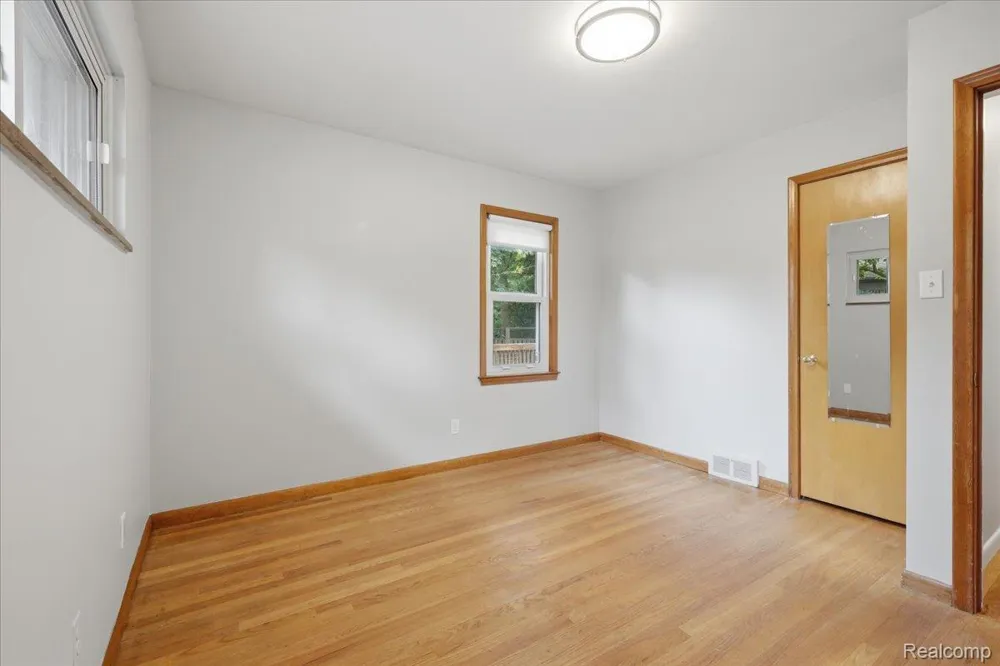 1918 Clawson Avenue Royal Oak City, MI 48073