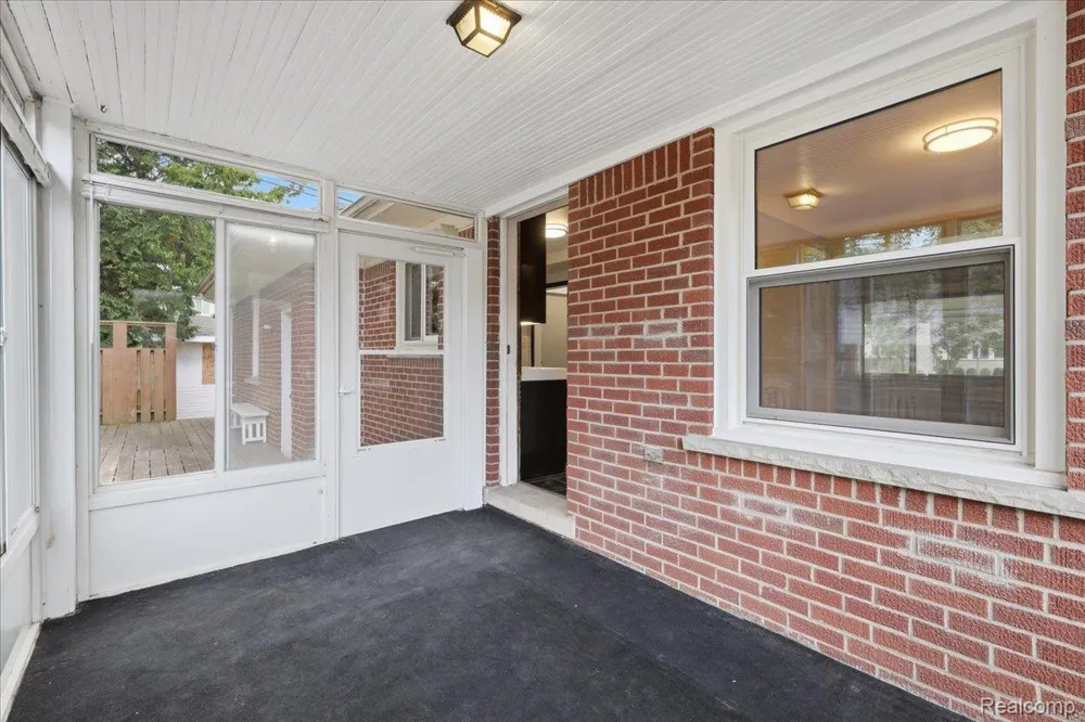 1918 Clawson Avenue Royal Oak City, MI 48073