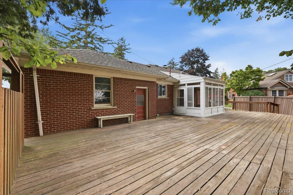 1918 Clawson Avenue Royal Oak City, MI 48073