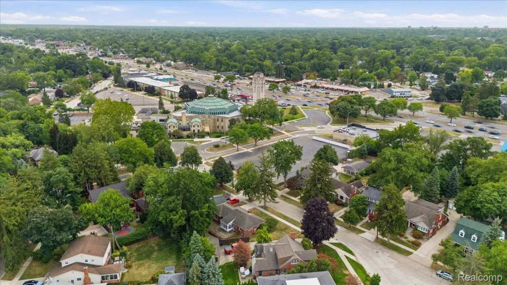 1918 Clawson Avenue Royal Oak City, MI 48073
