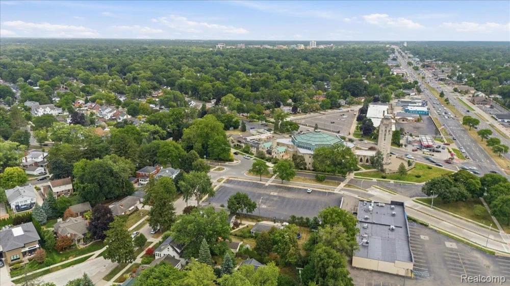 1918 Clawson Avenue Royal Oak City, MI 48073