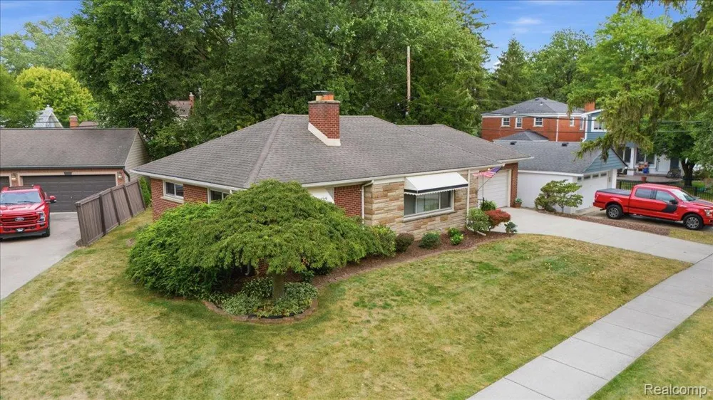 1918 Clawson Avenue Royal Oak City, MI 48073