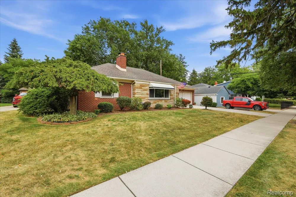 1918 Clawson Avenue Royal Oak City, MI 48073