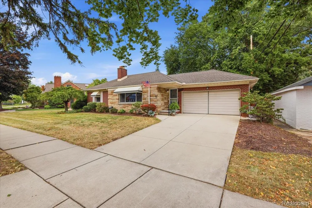 1918 Clawson Avenue Royal Oak City, MI 48073