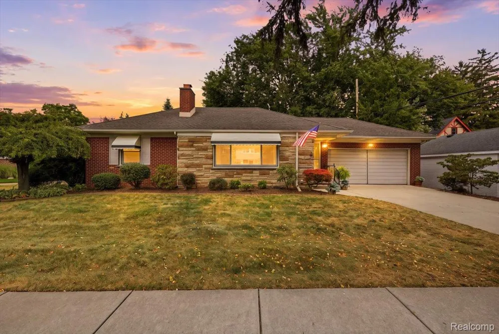 1918 Clawson Avenue Royal Oak City, MI 48073